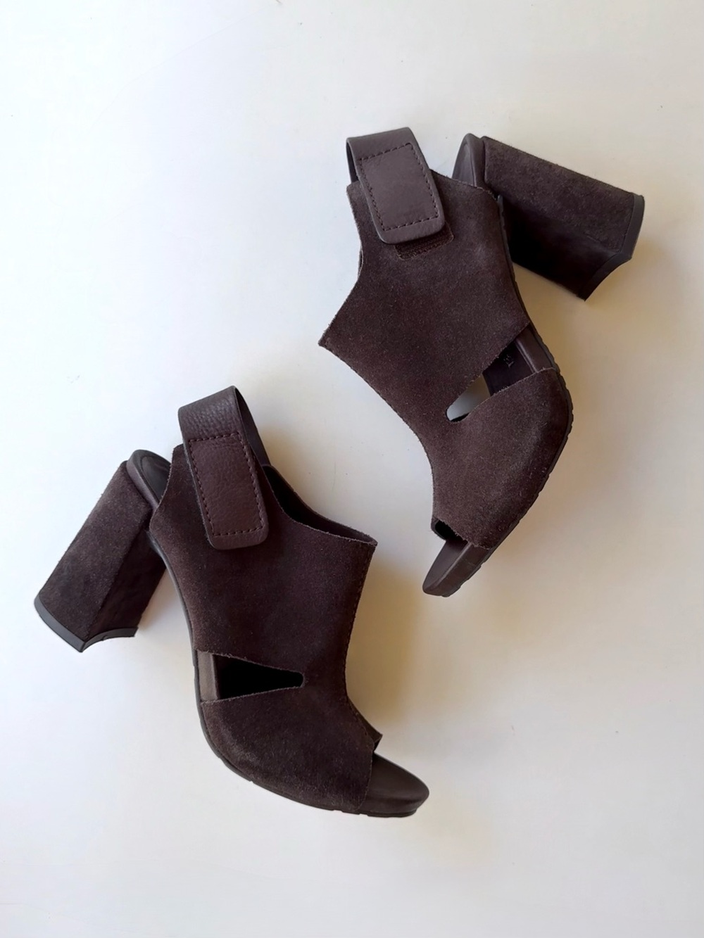 Pedro Garcia Yan Block Heel Sandal in Chocolate Brown Suede Size 36